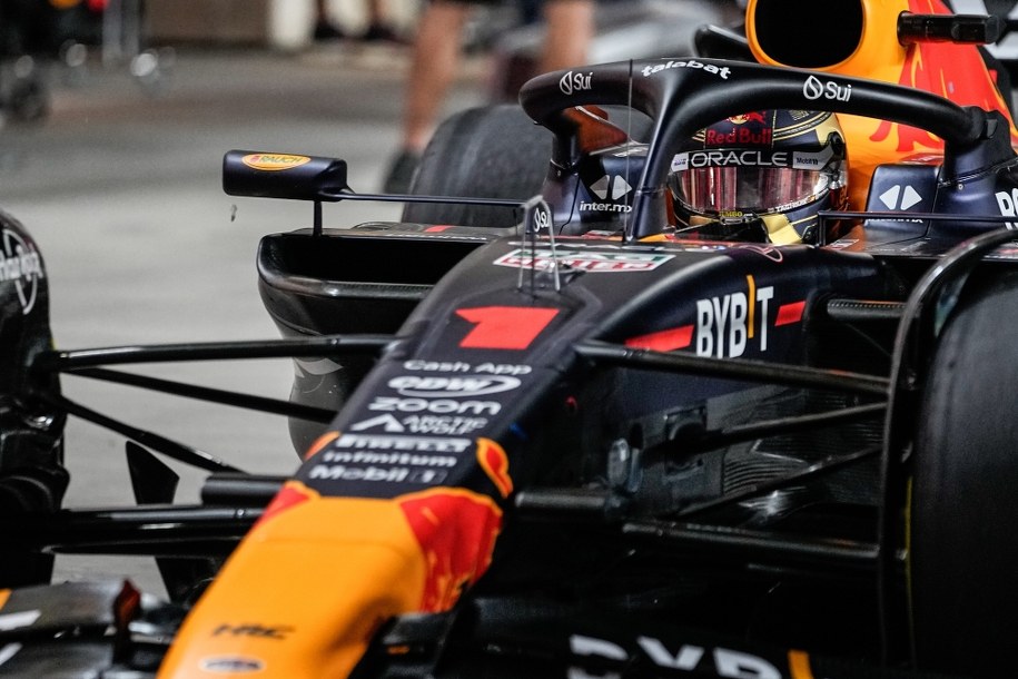 Max Verstappen w bolidzie /Darko Bandic / POOL /PAP/EPA