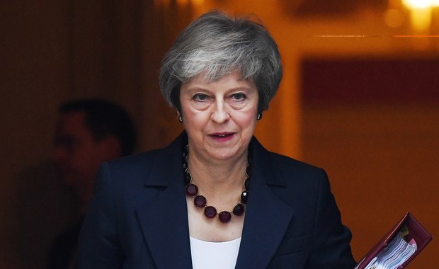 May: Rząd poparł wstępny tekst umowy ws. Brexitu