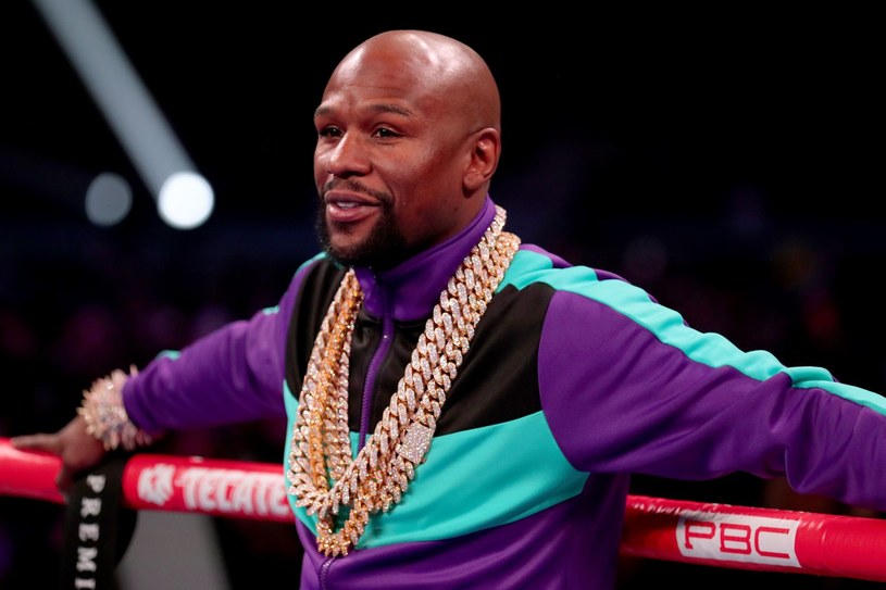 Mayweather postawił na wygraną Biwoła. Zarobił sporą sumę!