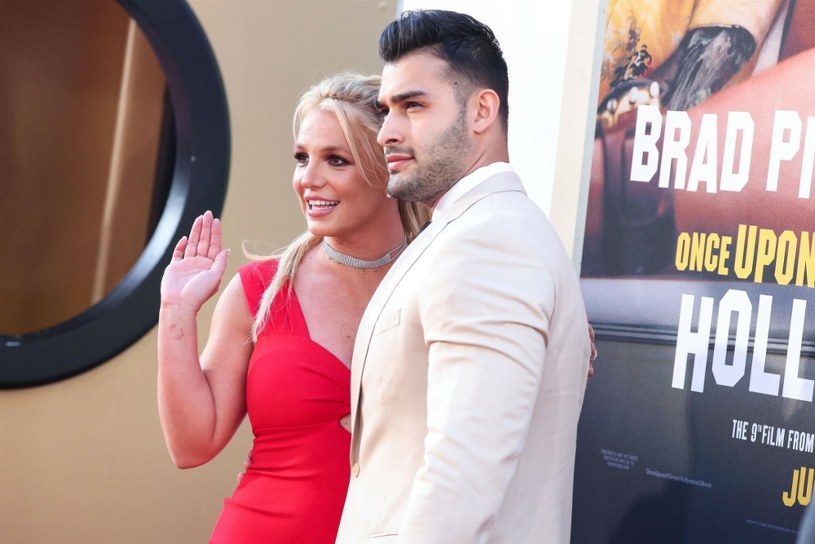 Mąż Britney grozi, że ją skompromituje. Gwiazda zatrudniła adwokatkę gwiazd