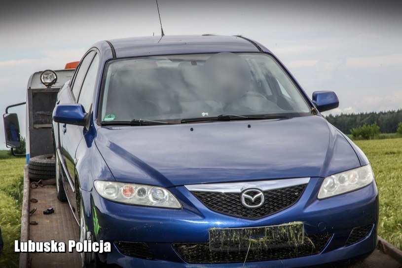 Mazda 6 figurowała w rejestrze pojazdów skradzionych w Niemczech /Policja