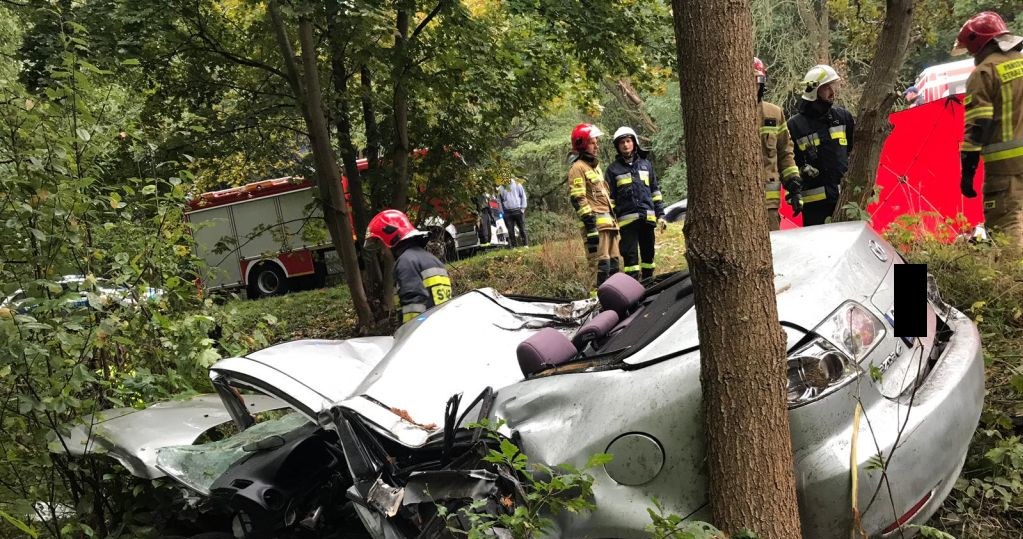 Mazda 6 została całkowicie zniszczona /Policja