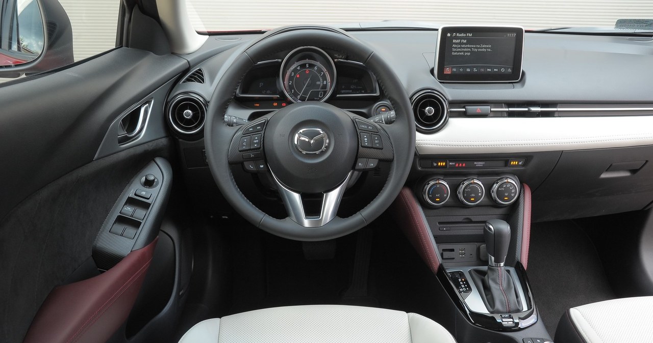 mazda cx-3 deska /Motor