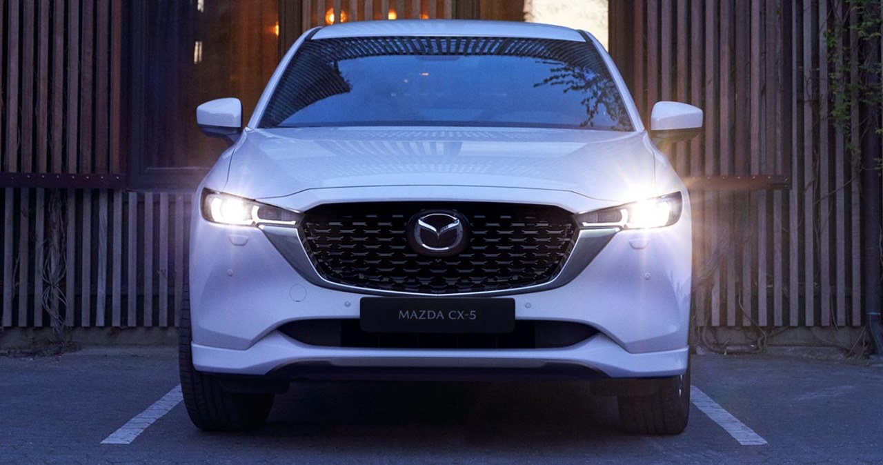 Mazda CX-5 dostępna jest w kilku wariantach silnikowych /materiały promocyjne