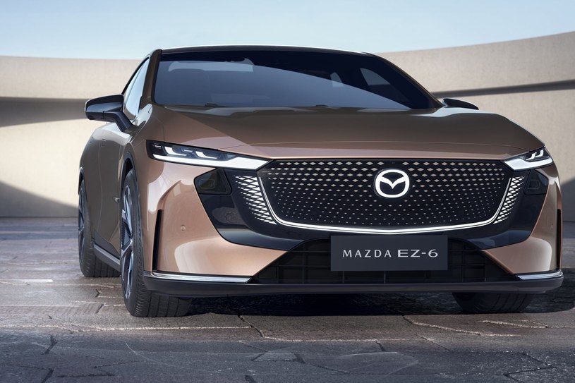 Mazda EZ-6 trafi na rynek jeszcze w tym roku. /materiały prasowe