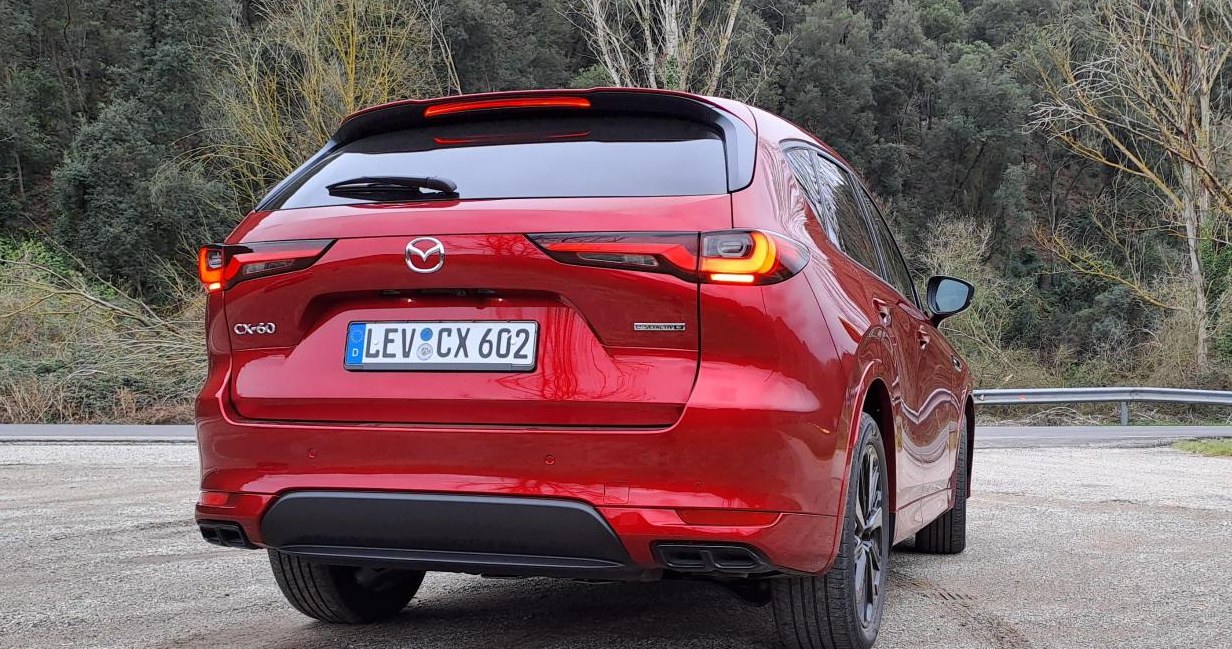 Mazda objęła ofertą wyprzedażową również egzemplarze CX-60 z roku modelowego 2022. /INTERIA.PL