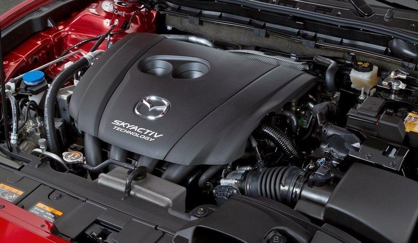 Mazda od kilku już lat stosuje w swoich modelach silniki z rodziny SkyActive z wysokim stopniem sprężania. Teraz idą o krok dalej /Informacja prasowa