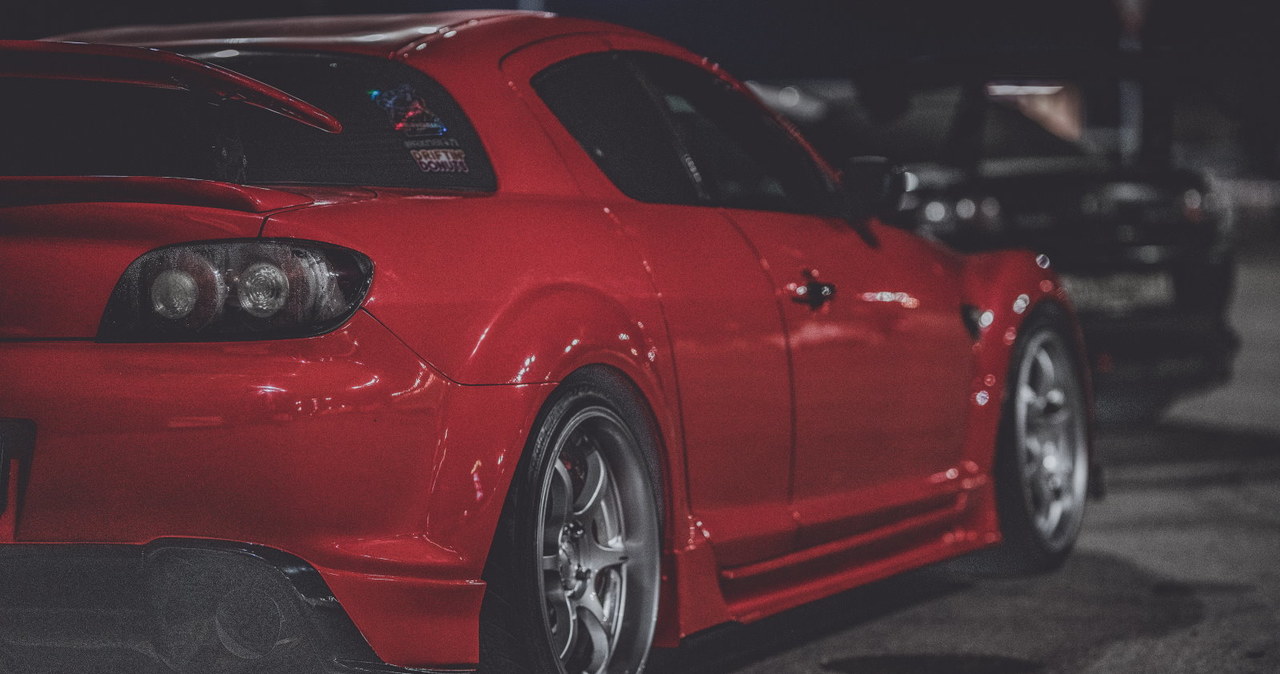 Mazda RX8, czyli sportowa elegancja /Unsplash