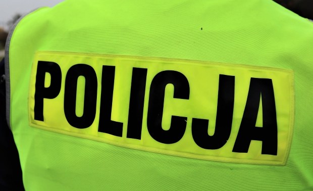 Mazowieckie: Pasażer pociągu ranił nożem policjanta