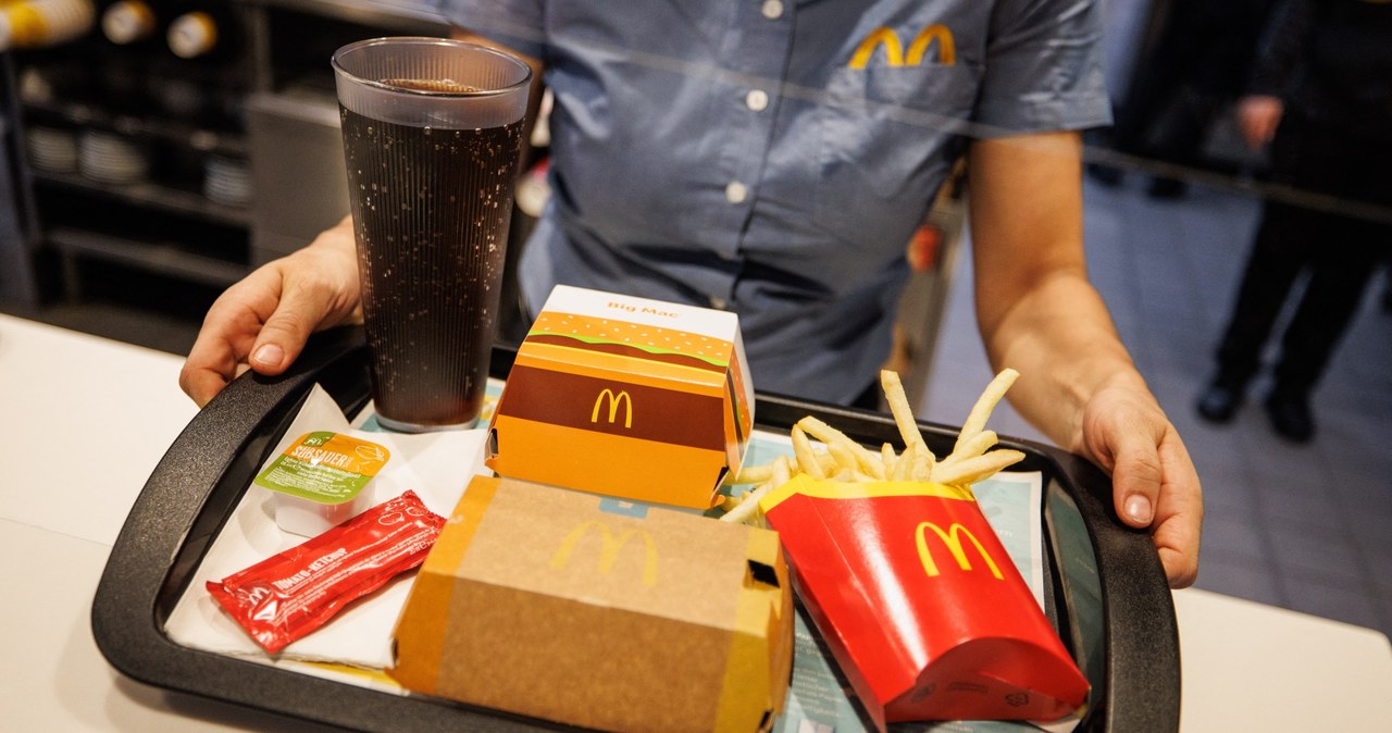 McDonald's chce przyciągnąć mniej zamożnych klientów w USA nowym zestawem za 5 dolarów /Matthias Balk/DPA /AFP