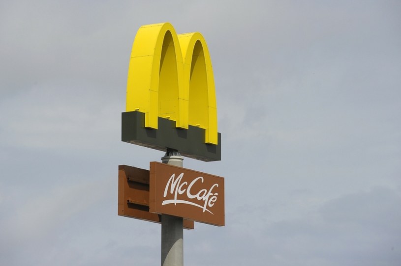 McDonald's inwestuje w sieć "superszybkich" ładowarek. Pilotażowy program ruszył już we Francji /Stanisław Bielski/Reporter /Agencja SE/East News