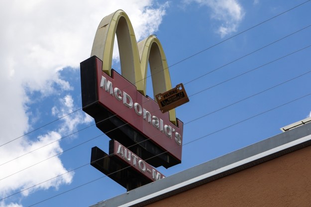 McDonald's naraził się Chińczykom swą reklamą /CRISTIAN HERNANDEZ /PAP/EPA