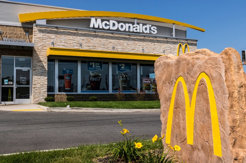 McDonald's tymczasowo zamknął swoje biura w USA. Sieć w ten sposób przygotowuje się do zwolnień grupowych. Zdjęcie ilustracyjne /123RF/PICSEL