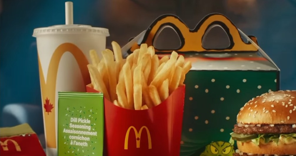 McDonald's wprowadza świąteczny zestaw pełen niespodzianek /materiały prasowe