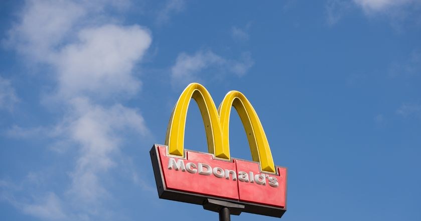 McDonald's zatrudni w tym roku ponad tysiąc pracowników /123RF/PICSEL