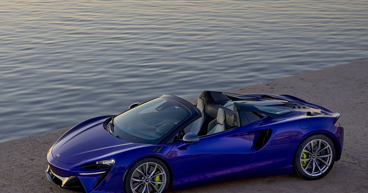 McLaren Artura Spider. Wiatr we włosach przy 330 km/h /materiały prasowe