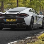 ubezpieczenie OC McLaren raz przejechał przez polską gminę. Kosztowało ją to pół miliona zł
