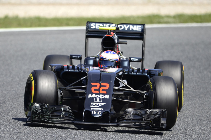 McLaren wstrzymał rozmowy z kierowcami /AFP
