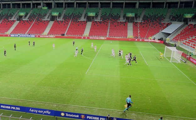 Mecz 1/4 finału piłkarskiego Pucharu Polski: GKS Tychy - Cracovia, rozgrywany przy pustych trybunach / 	Andrzej Grygiel    /PAP