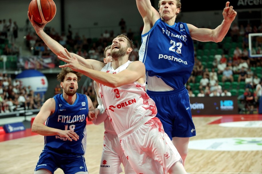 Mecz koszykówki Polska Finlandia w Sosnowcu. /Jarek Praszkiewicz /PAP