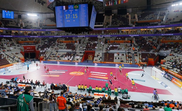 Mecz otwarcia MŚ pomiędzy reprezentacjami Kataru i Brazylii w Lusail Multipurpose Hall /ROBERT GHEMENT /PAP/EPA