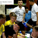 Mecz piłkarski trwał 4,5 godziny. Co chwilę biegali do schronów