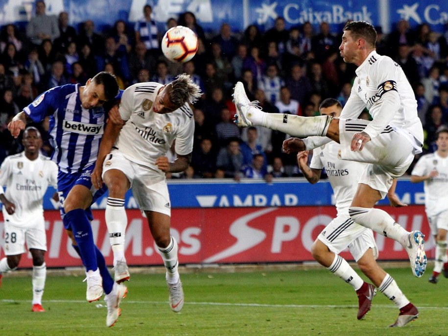 Mecz Real Madryt - Deportivo Alaves /PAP/EPA/DAVID AGUILAR /PAP/EPA