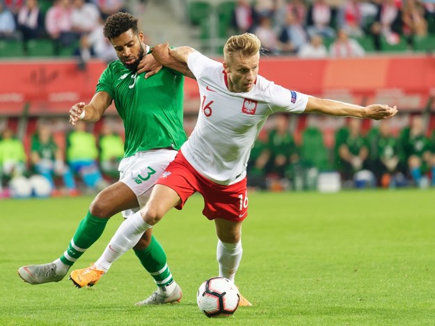 Mecz towarzyski Polska - Irlandia we Wrocławiu. Po lewej: Kamil Glik i Callum Robinson, po prawej: Cyrus Christie i Jakub Błaszczykowski /Jan Karwowski /PAP