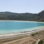 Męczą cię tłumy i ceny na Sardynii? Tę włoską wyspę nazywają "czarną perłą"