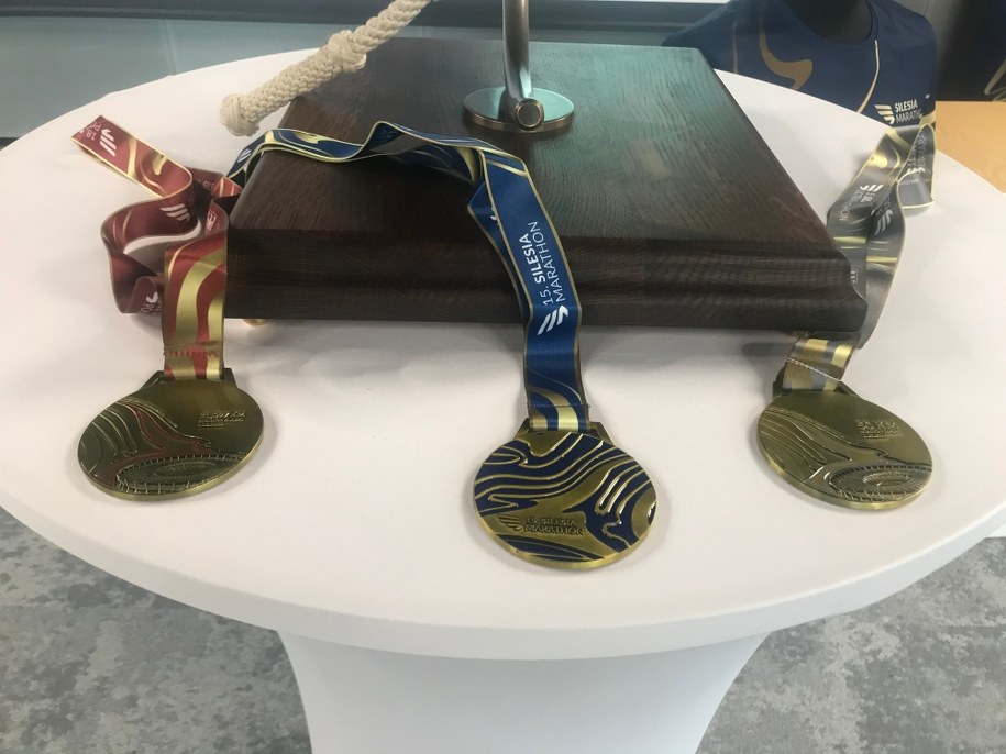 Medale dla zwycięzców Silesia Maratonu /RMF FM, Marcin Buczek /RMF FM