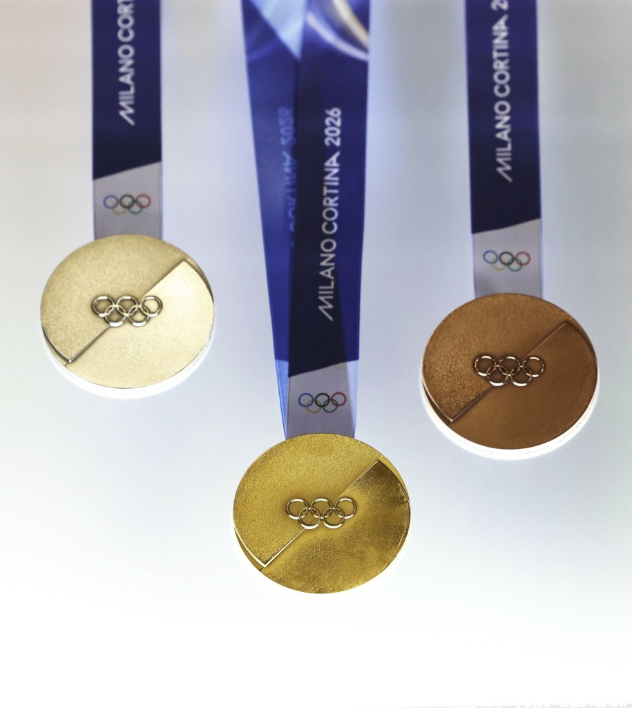 Medale na przyszłoroczne igrzyska olimpijskie we Włoszech /Li Jing/Xinhua News /East News