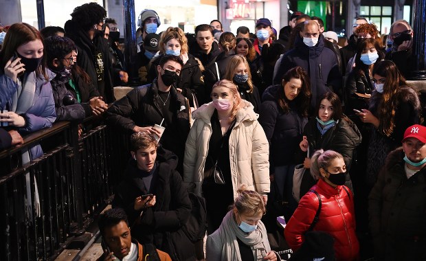Media: Brytyjski rząd rozważa dwutygodniowy lockdown po świętach