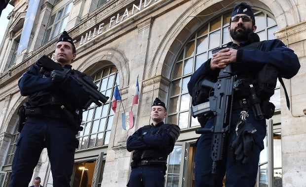 Media: Dwie grupy bojowników ISIS zmierzają do Europy. "Ich akcja jest nieuchronna"