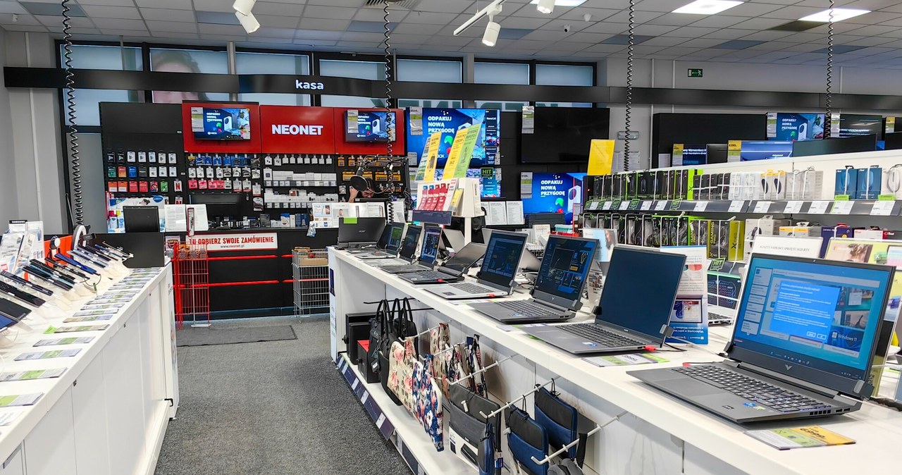 Media Expert buduje nowy magazyn. Będą oferty pracy /Andrzej Zbraniecki/East News /East News