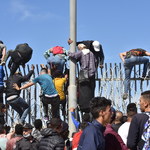 Media: Fala imigrantów zalewająca Ceutę "doskonale zorganizowana"