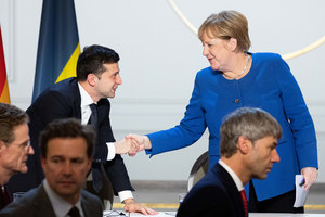 Media: Merkel blokowała dostawy broni na Ukrainę. "Zełenski błagał"