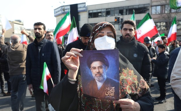 Media: Modżtaba Chamenei został ranny podczas ataków