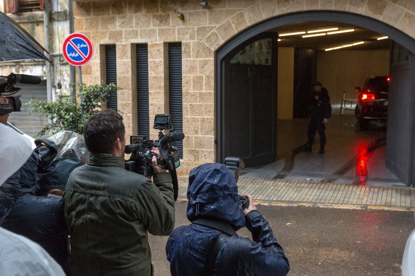 Media pod rezydencją w Bejrucie, w której przebywają Ghosnowie /Getty Images