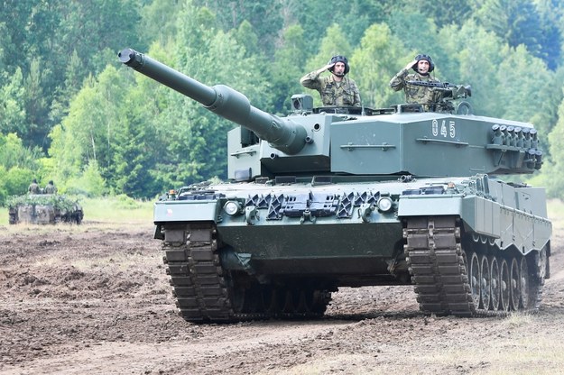 Media: Podarowane przez Niemcy czołgi Leopard nadają się tylko do ćwiczeń /Miroslav Chaloupka /PAP/CTK
