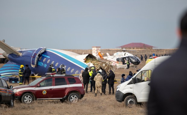 Media: Samolot, który rozbił się w Kazachstanie, został trafiony przez Rosjan