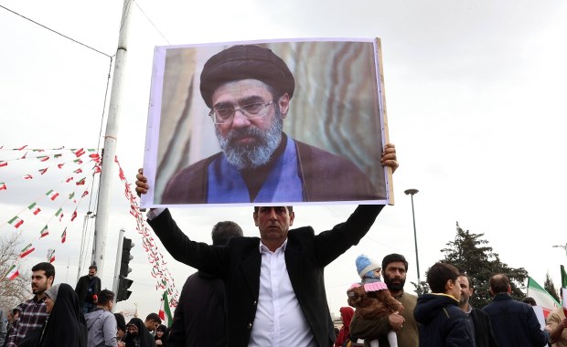 Media: Syn Alego Chameneiego nowym najwyższym przywódcą Iranu