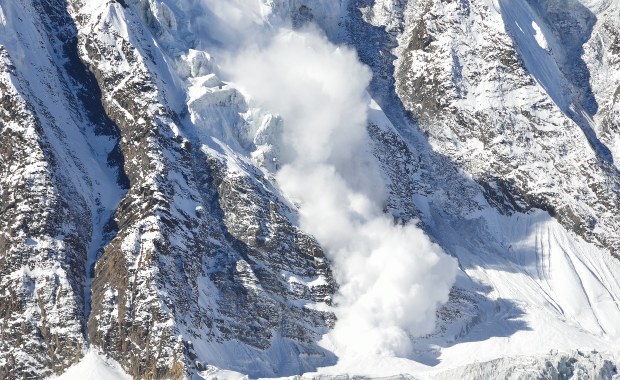 Media: W Rumunii lawina porwała trzech Polaków. Jedna osoba zginęła 