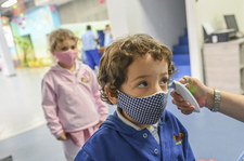 Media: Wariant Delta i gwałtowny wzrost zachorowań wśród dzieci. Co ze szczepieniami?