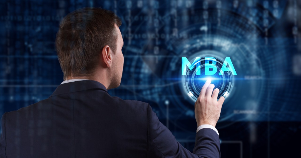 Mediana płac osób z dyplomem MBA wyniosła 13 200 zł miesięcznie /123RF/PICSEL