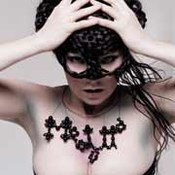 Björk: -Medulla