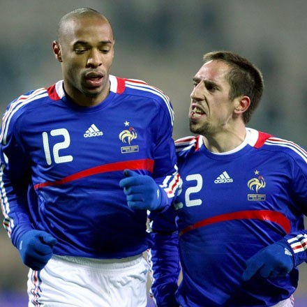 ...megagwiazdy światowej piłki (Thierry Henry i Franck Ribery z Francji)? /arch. AFP