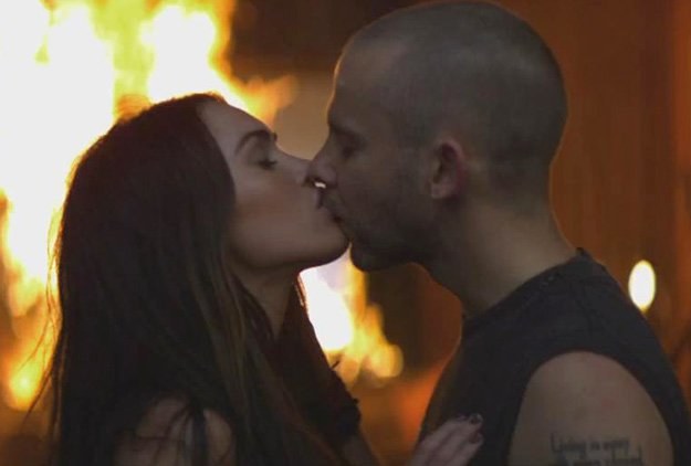 Megan Fox i Dominic Monaghan w klipie "Love The Way You Lie" /INTERIA.PL