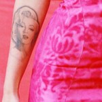 Megan Fox usuwa tatuaż