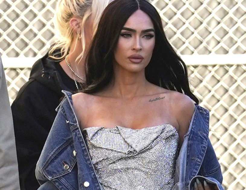 Megan Fox w oryginalnej, tygrysiej kreacji. Ale figura 