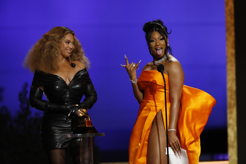 : Megan Thee Stallion and Beyonce na scenie podczas rozdania nagród Grammy /Getty Images
